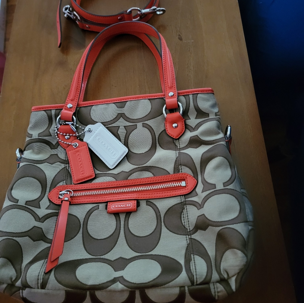 Coach Daisy Outline Signature Mia Crossbody Purse Gem